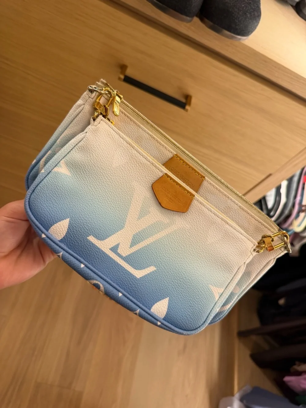 Louis Vuitton Gradient Blue & White Multi Pochette Bag with Beige Strap - Picture 5 of 9